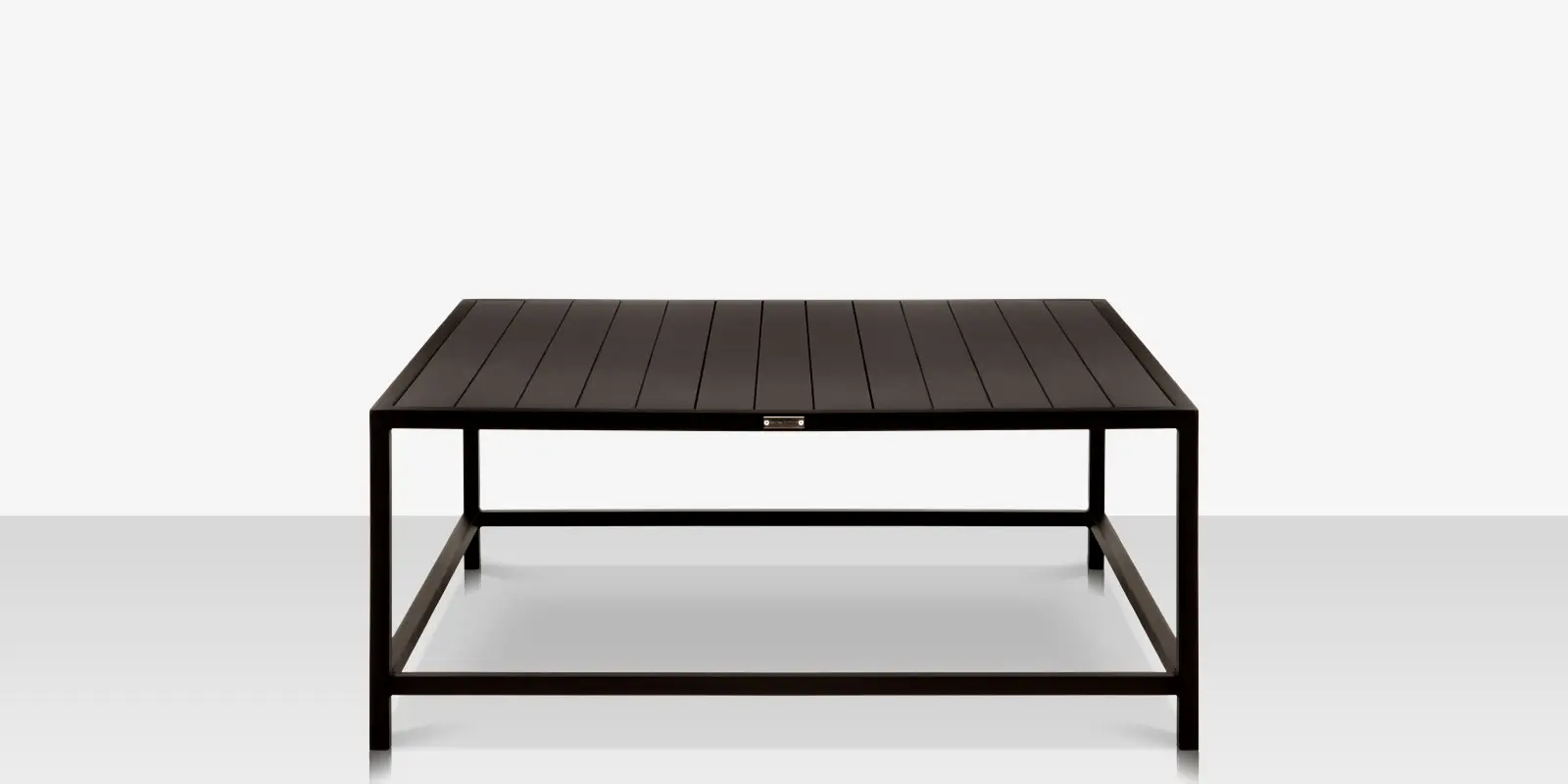 01_delano_coffee_table_sq_02_plain_black_front.webp