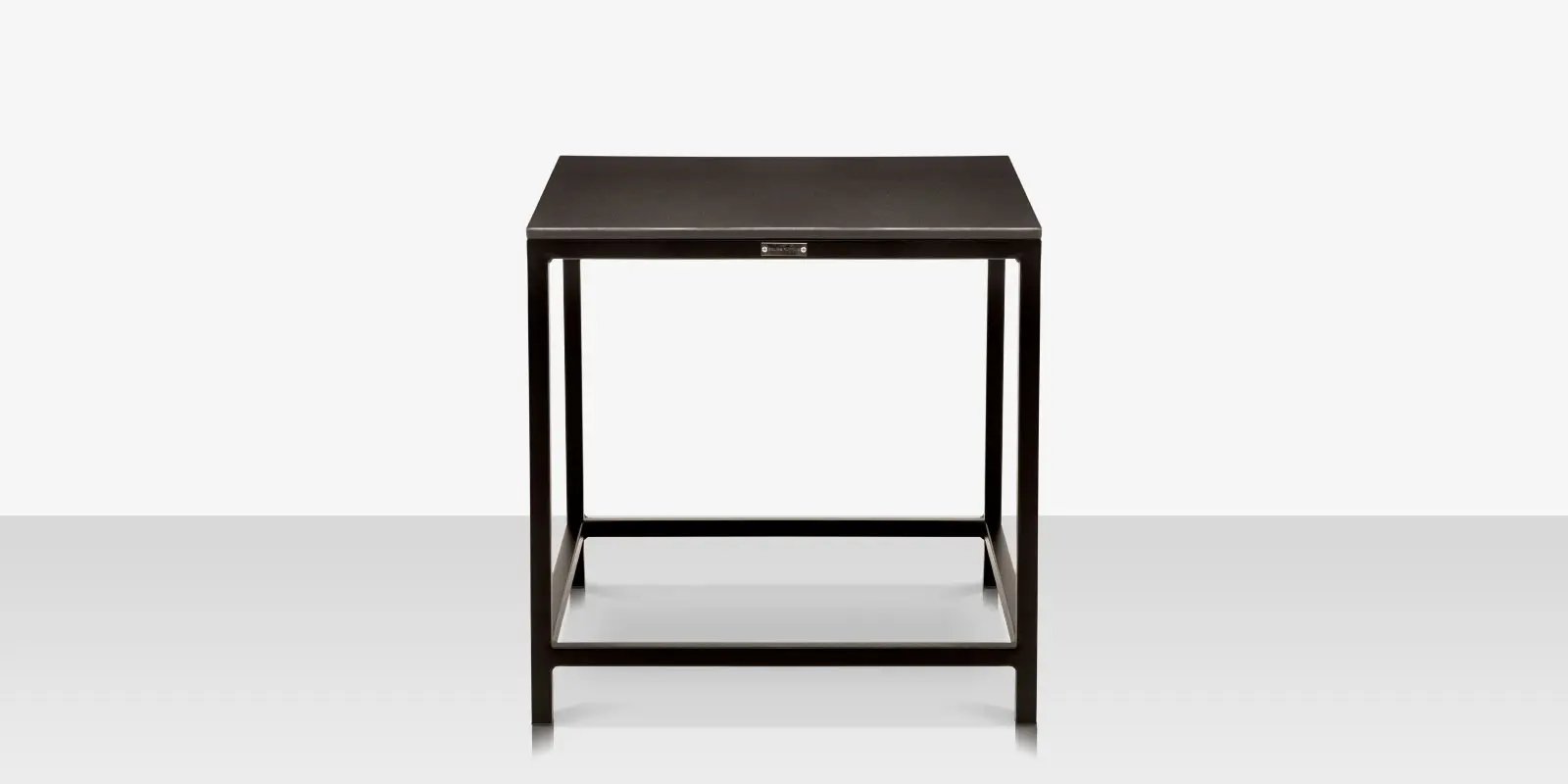 04_delano_end_table_square_duraboard_front.webp