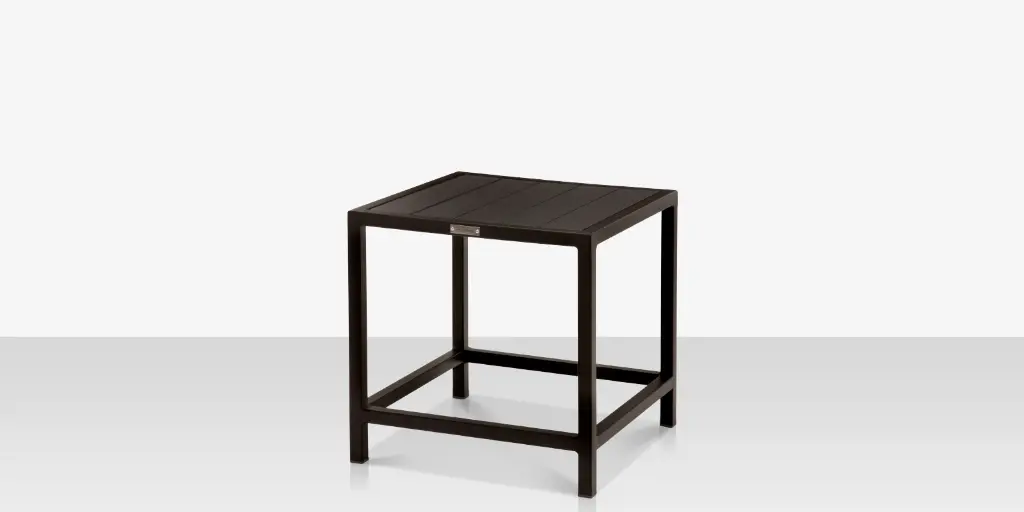 02_delano_side_table_sq_plain_black_angle.webp