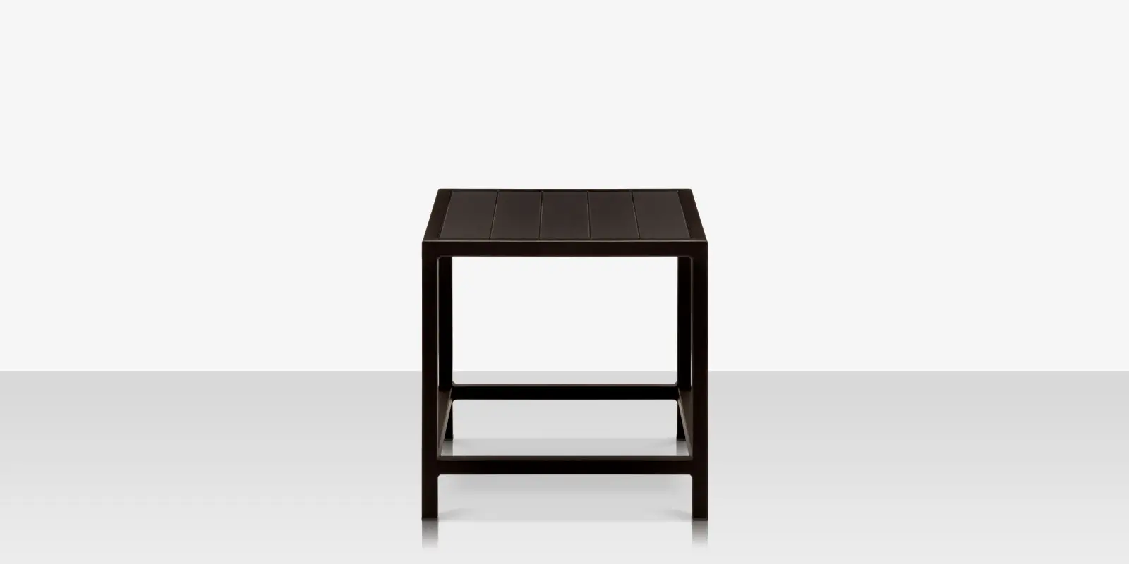 01_delano_side_table_sq_plain_black_front.webp