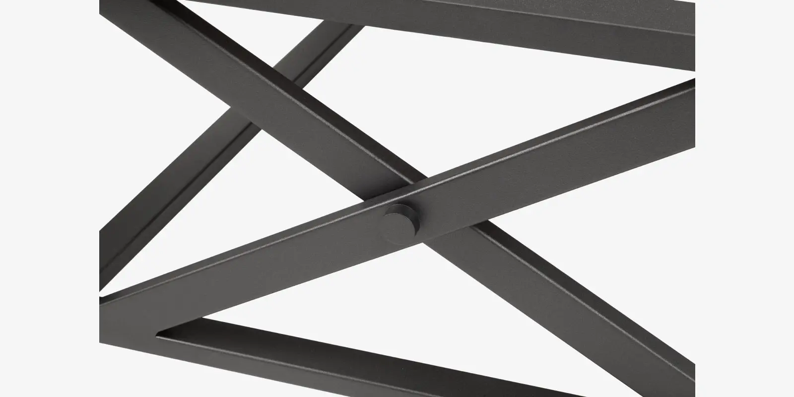 07_dynasty_small_coffee_table_silver_close_up_4.webp