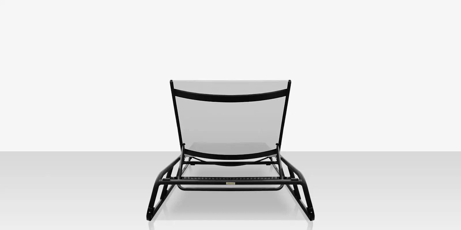 05_elephant_chaise_gray_back.webp
