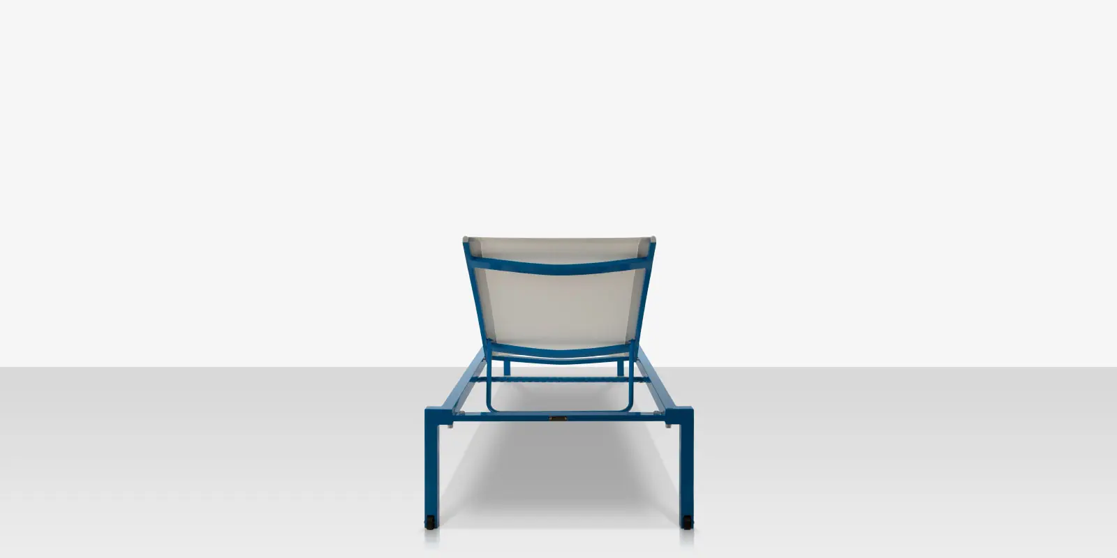 fusion_chaise_blue_back.webp