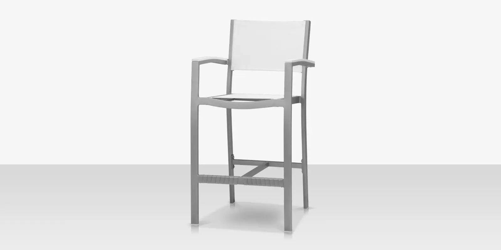 08_fusion_bar_armchair_ipe_angle.webp