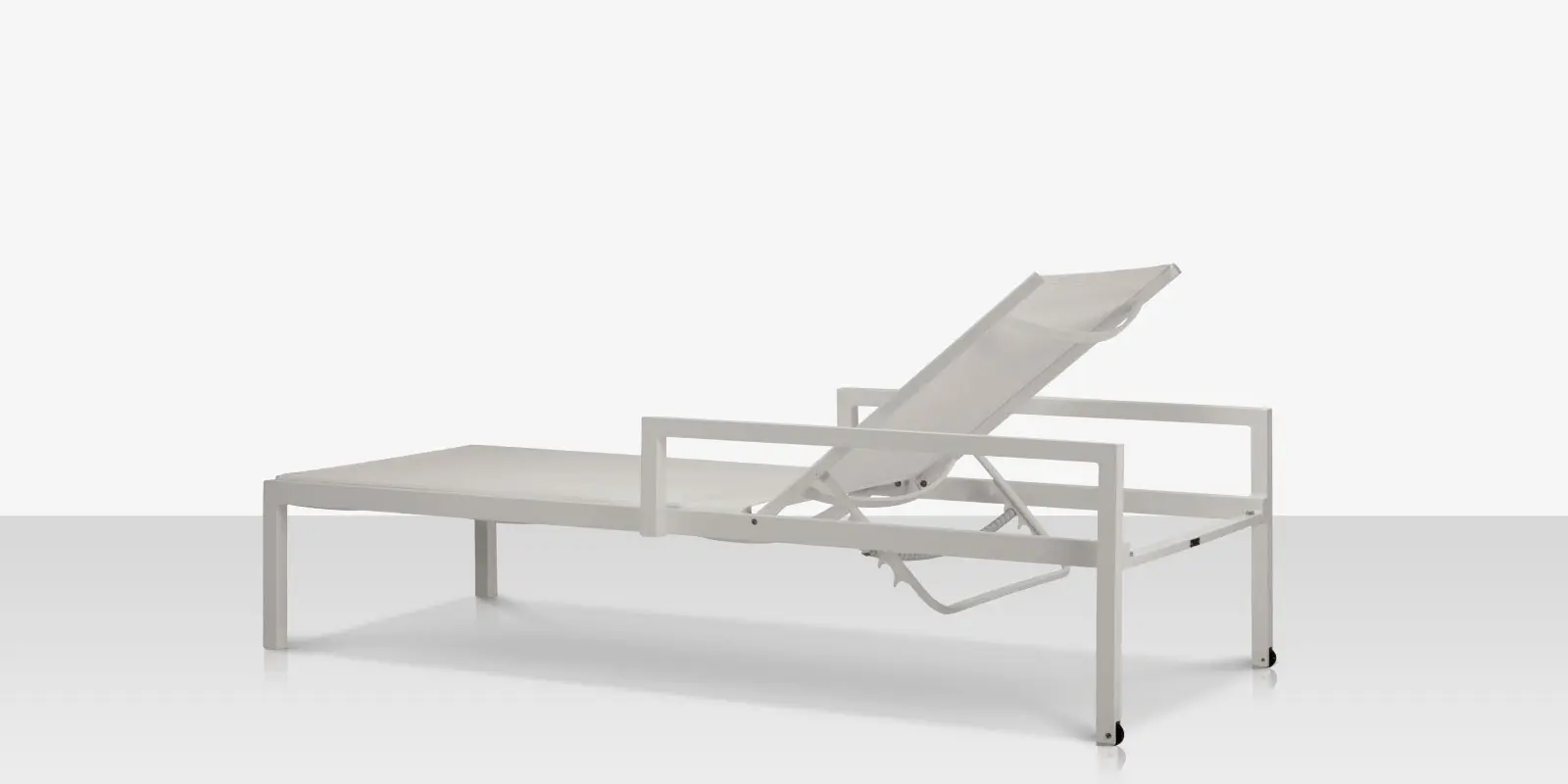 fusion_chaise_white_back_angle.webp