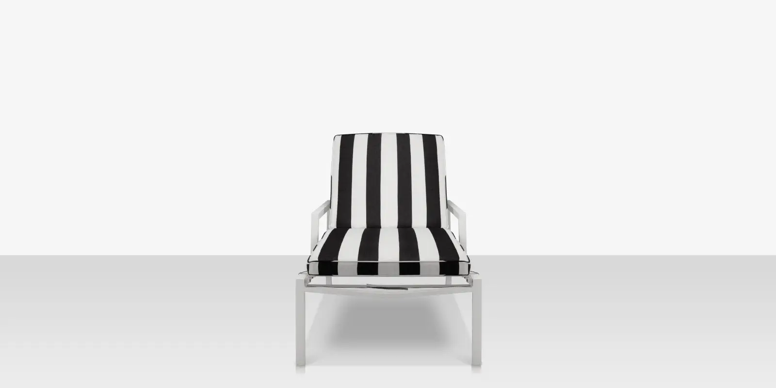 fusion_chaise_with_arms_front.webp