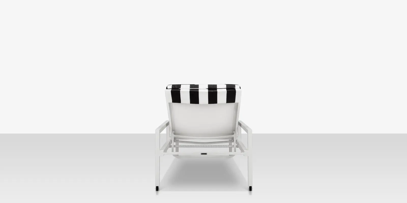 fusion_chaise_with_arms_back.webp