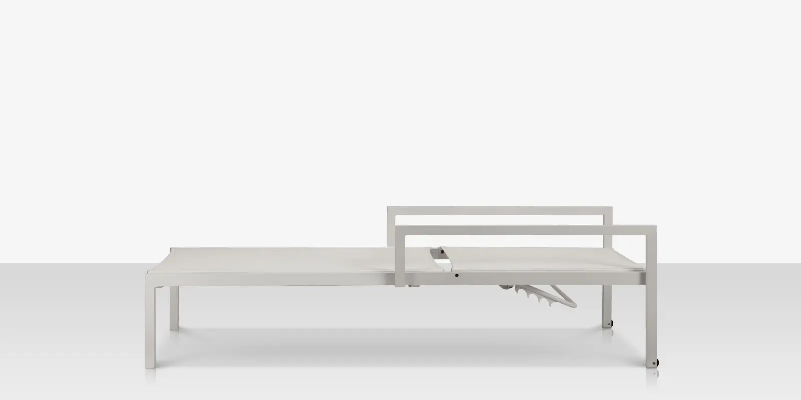 fusion_chaise_white_side_open.webp