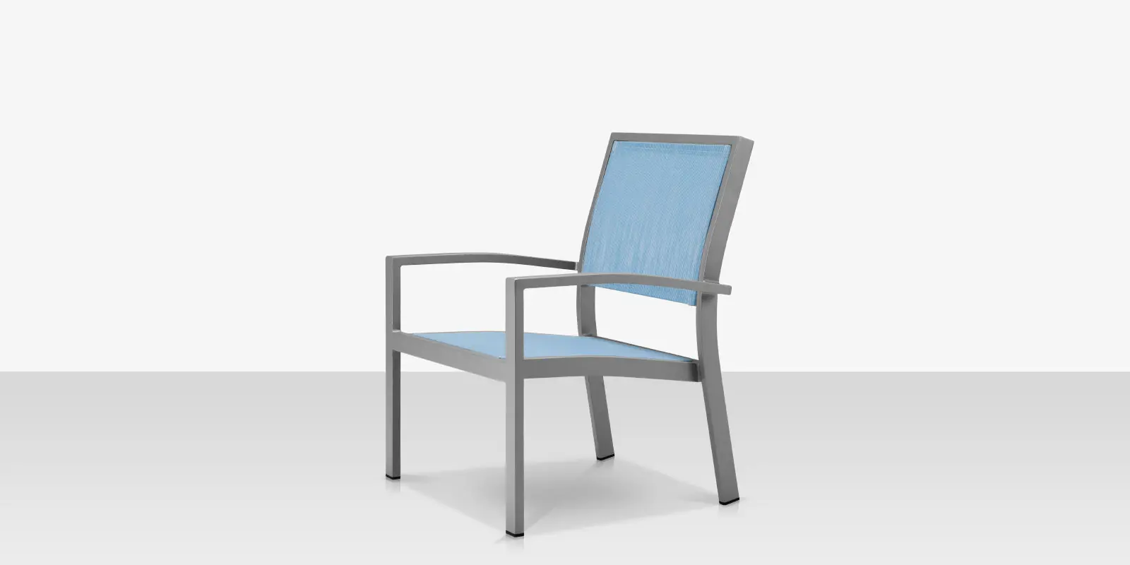 07_fusion_club_chair_angle.webp