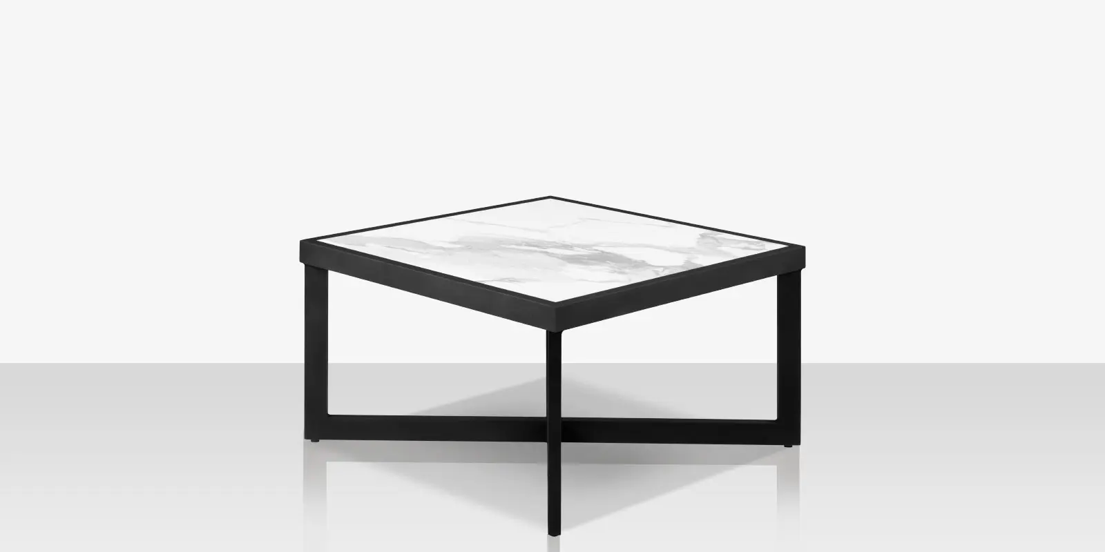 04_iconic_coffee_table_square_32_side.webp
