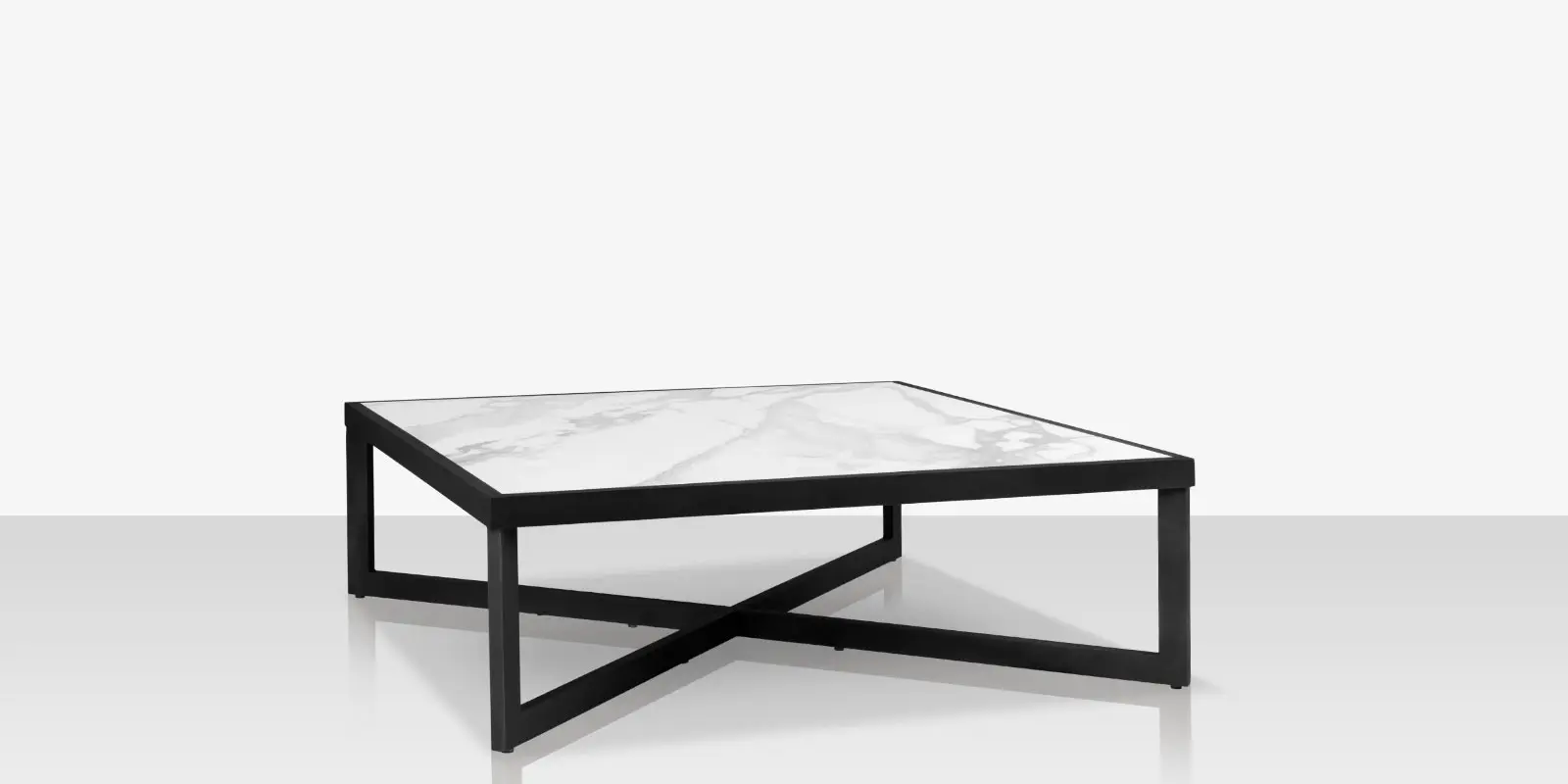 03_iconic_coffee_table_square_50_angle_2.webp