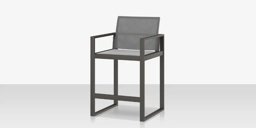 02_iconic_bar_chair_xl_angle.webp