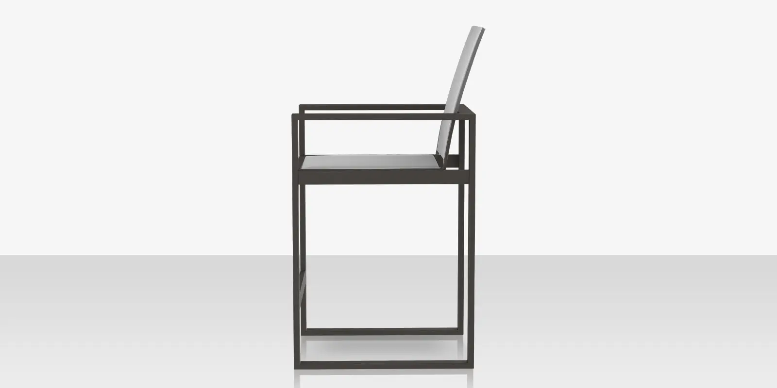 04_iconic_bar_chair_highback_side.webp