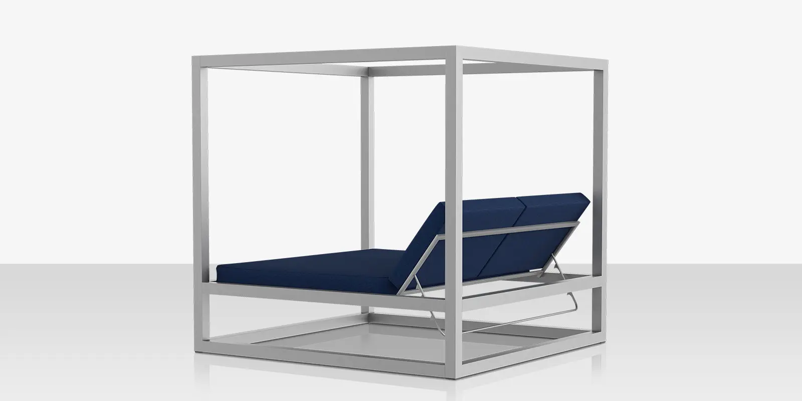05_breeze_daybed_ks_blue_back_angle.webp