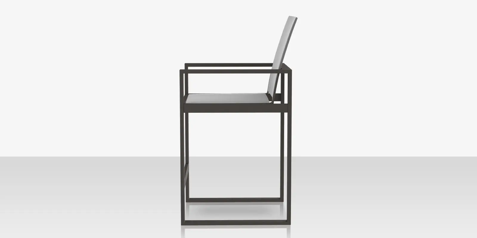 04_iconic_bar_chair_highback_xl_side.webp