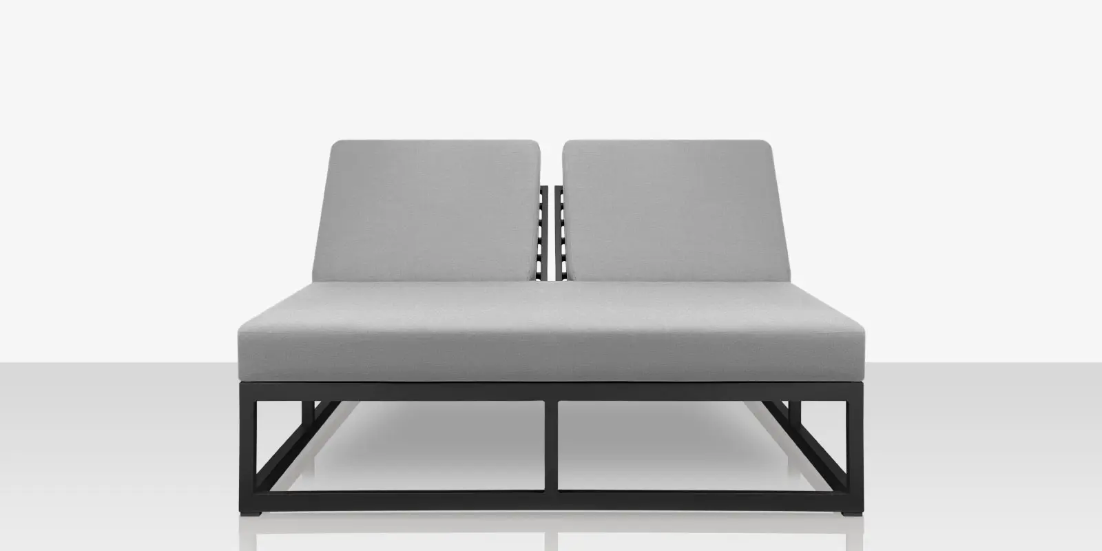 01_iconic_daybed_front.webp
