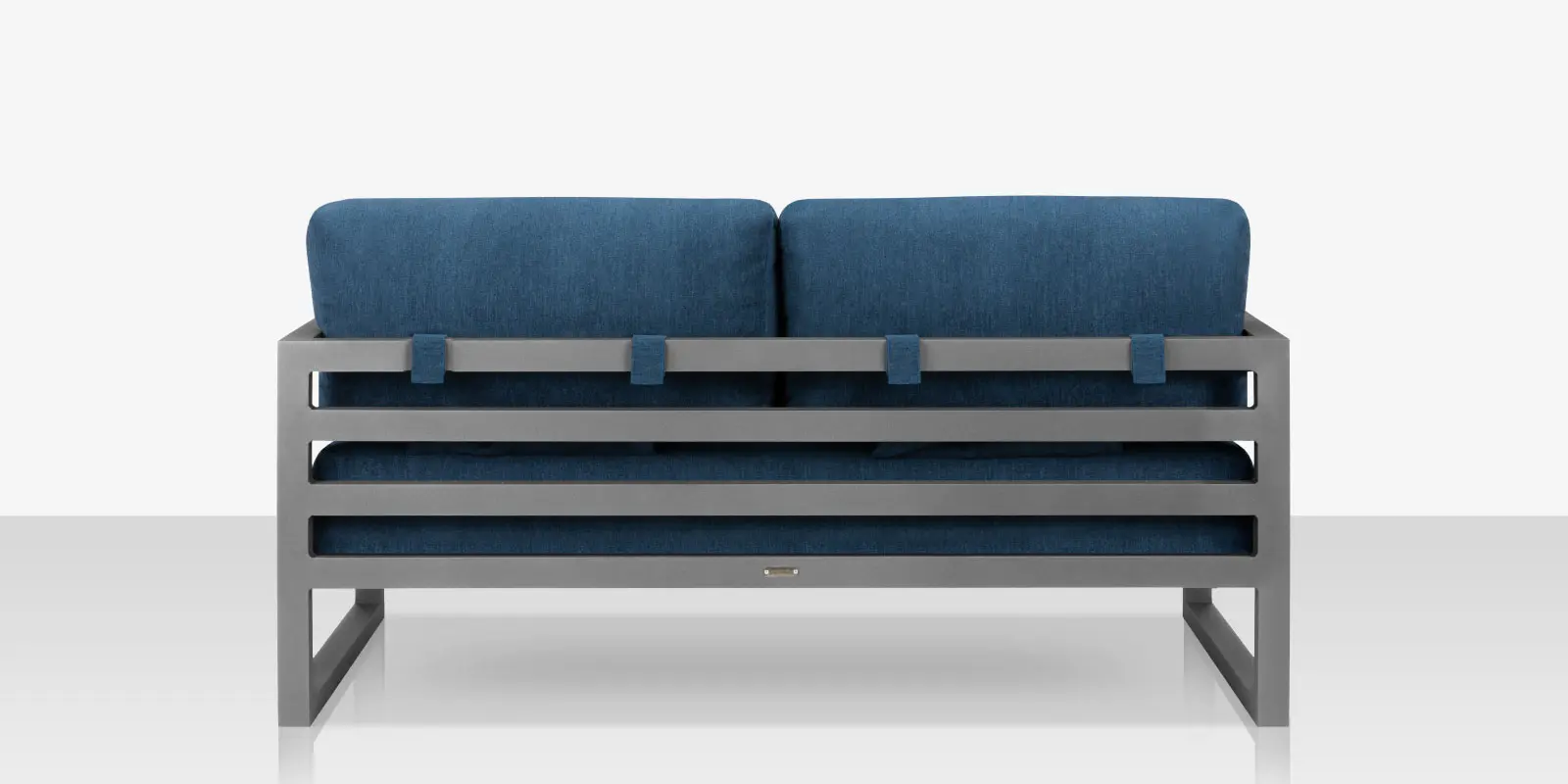 12_iconic_loveseat_silver_blue_back.webp