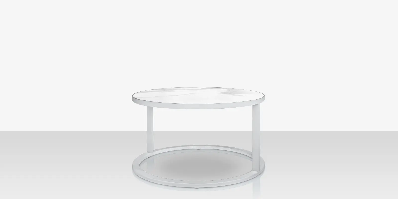 03_iconic_nesting_table_small_angle_02.webp