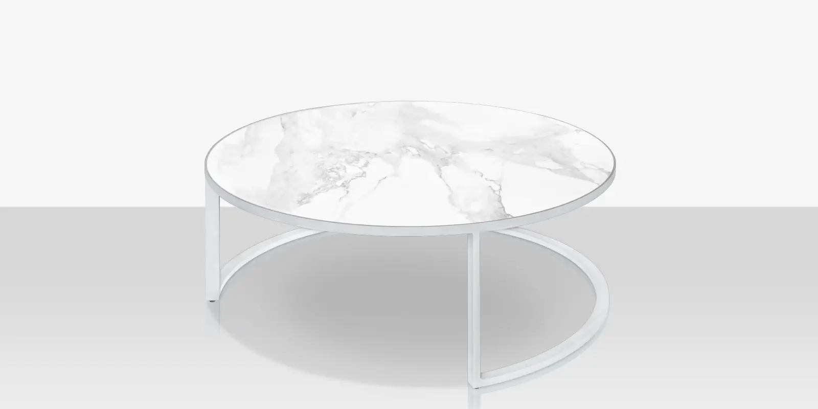 05_iconic_nesting_table_large_high_angle.webp