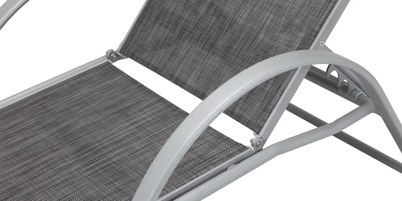 07_lanai_chaise_silver_close_up_5.webp