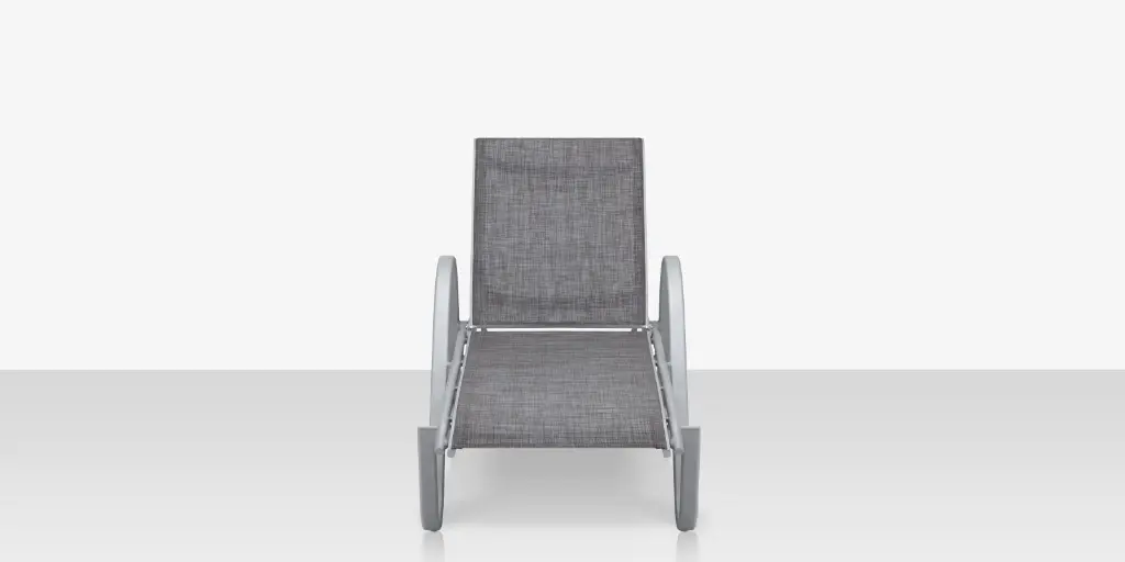 01_lanai_chaise_silver_front_open.webp