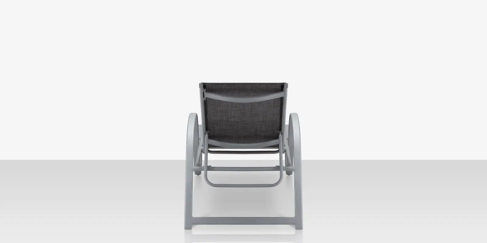 05_lanai_chaise_silver_back_open.webp