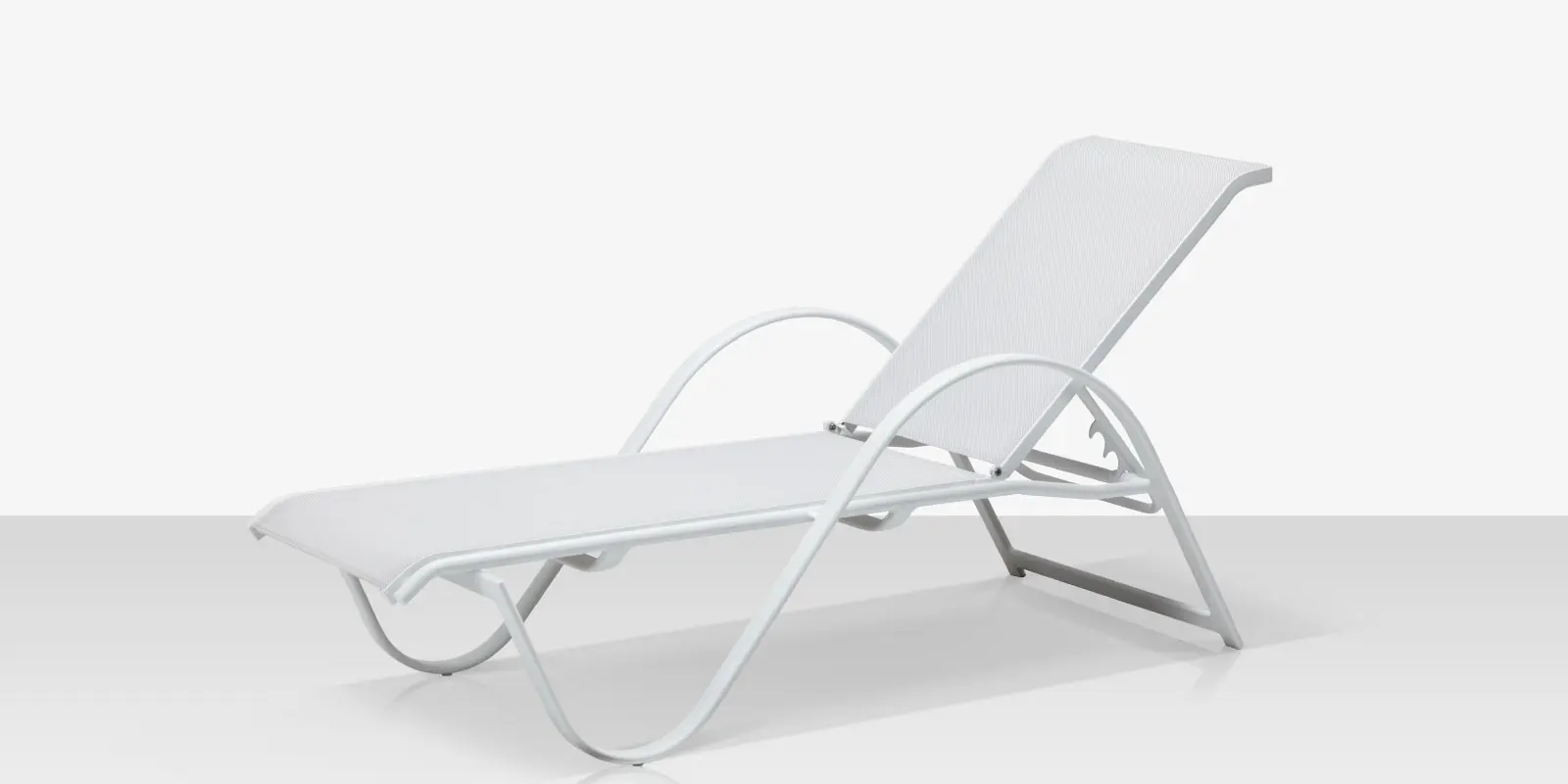 10_lanai_chaise_white_angle_2_open.webp