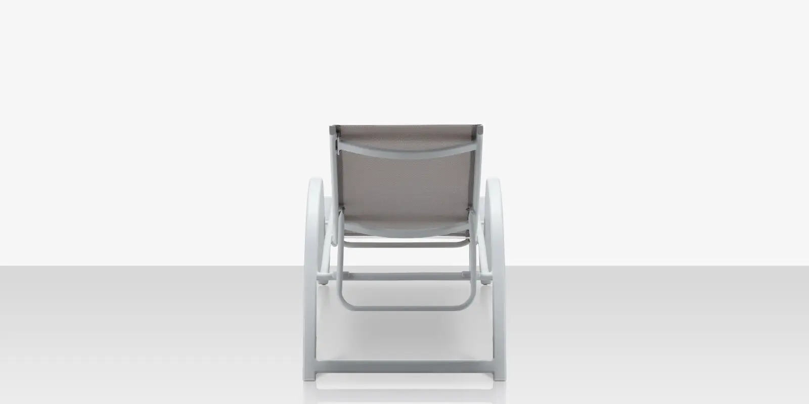13_lanai_chaise_white_back_open.webp