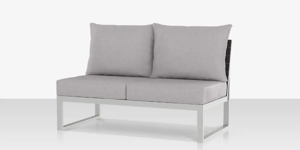 02_modera_new_loveseat_armless_angle.webp