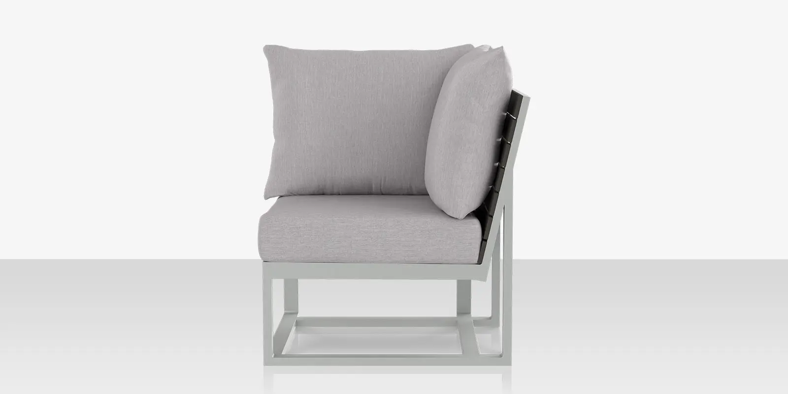 03_modera_new_corner_side.webp