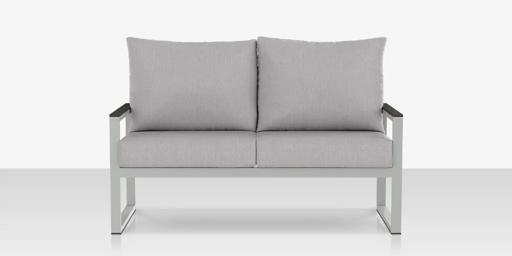 01_modera_new_loveseat_front.webp