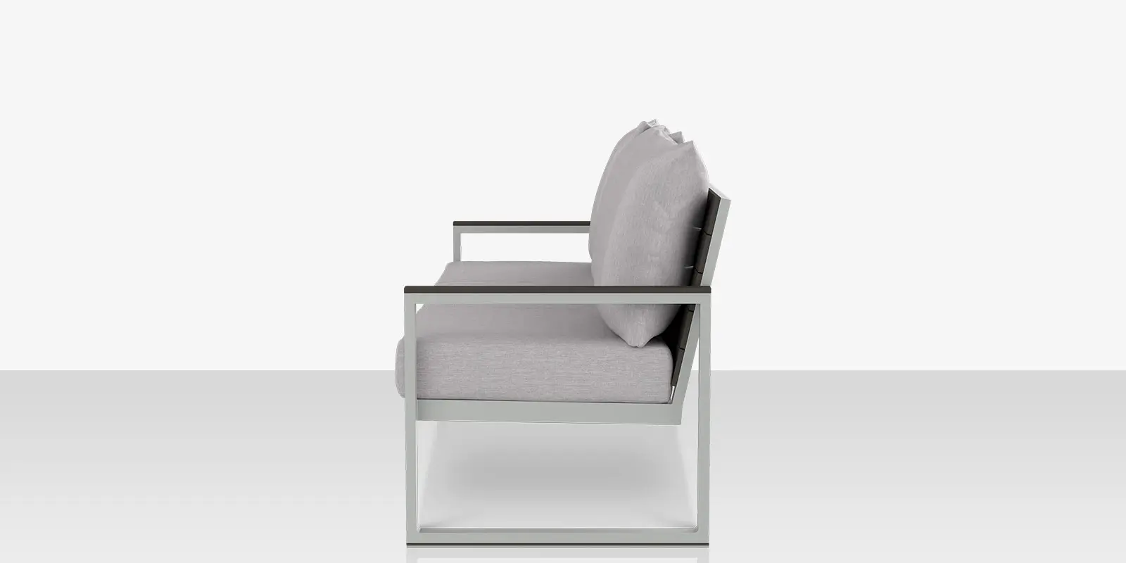 04_modera_new_sofa_side.webp