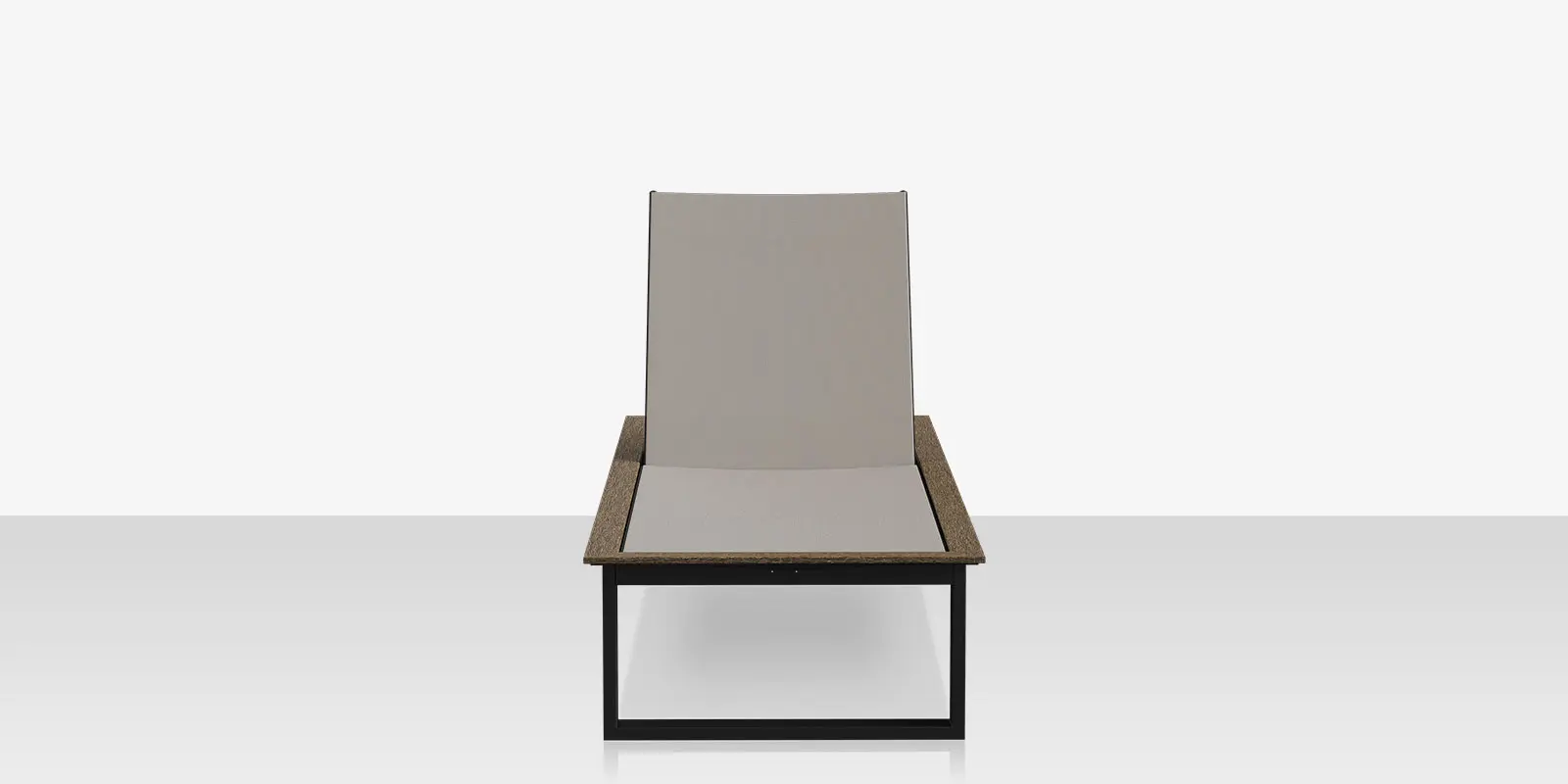 bosca_chaise_front.webp