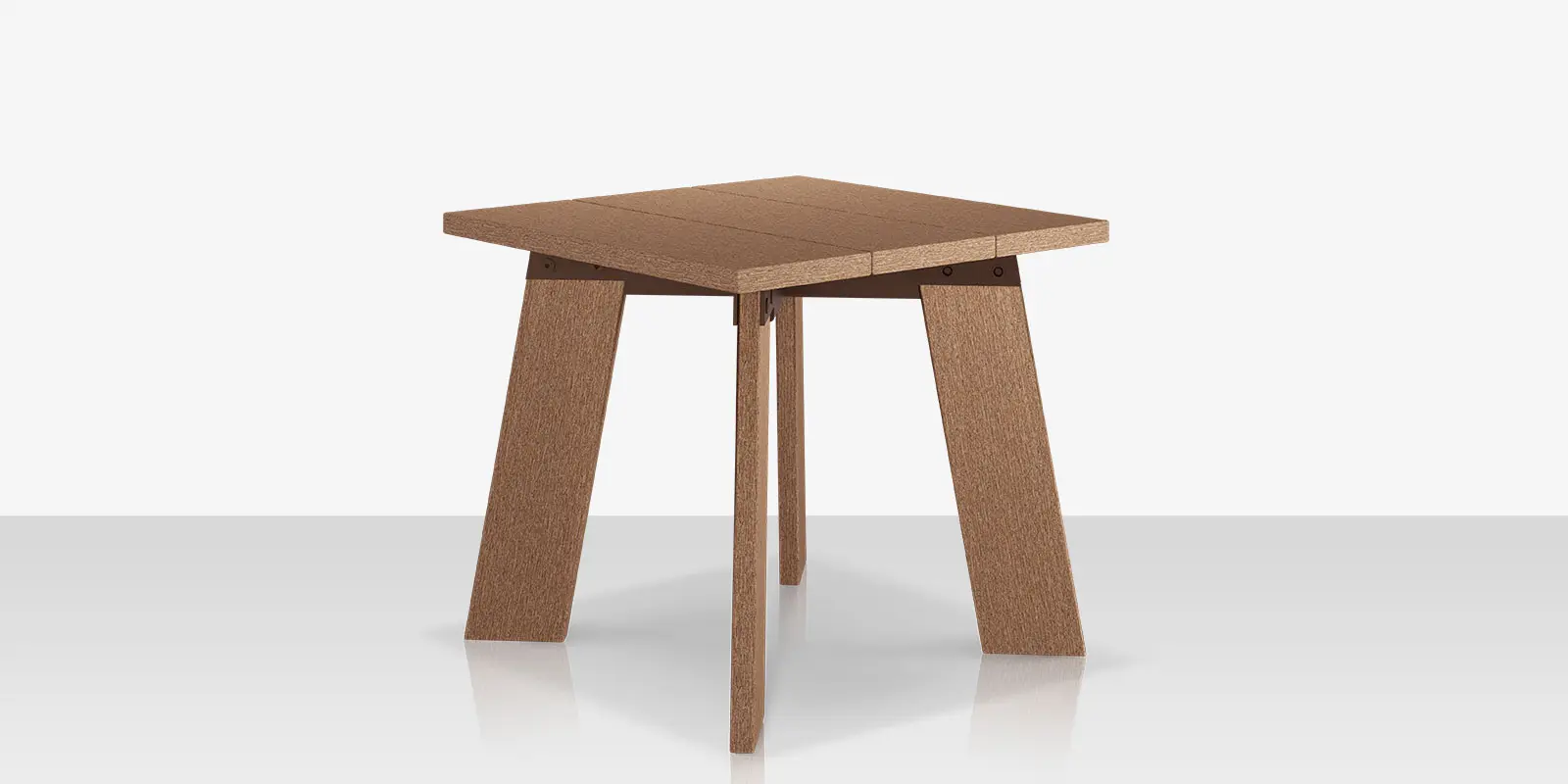 pollyoutdoor_side_table_angle_02.webp