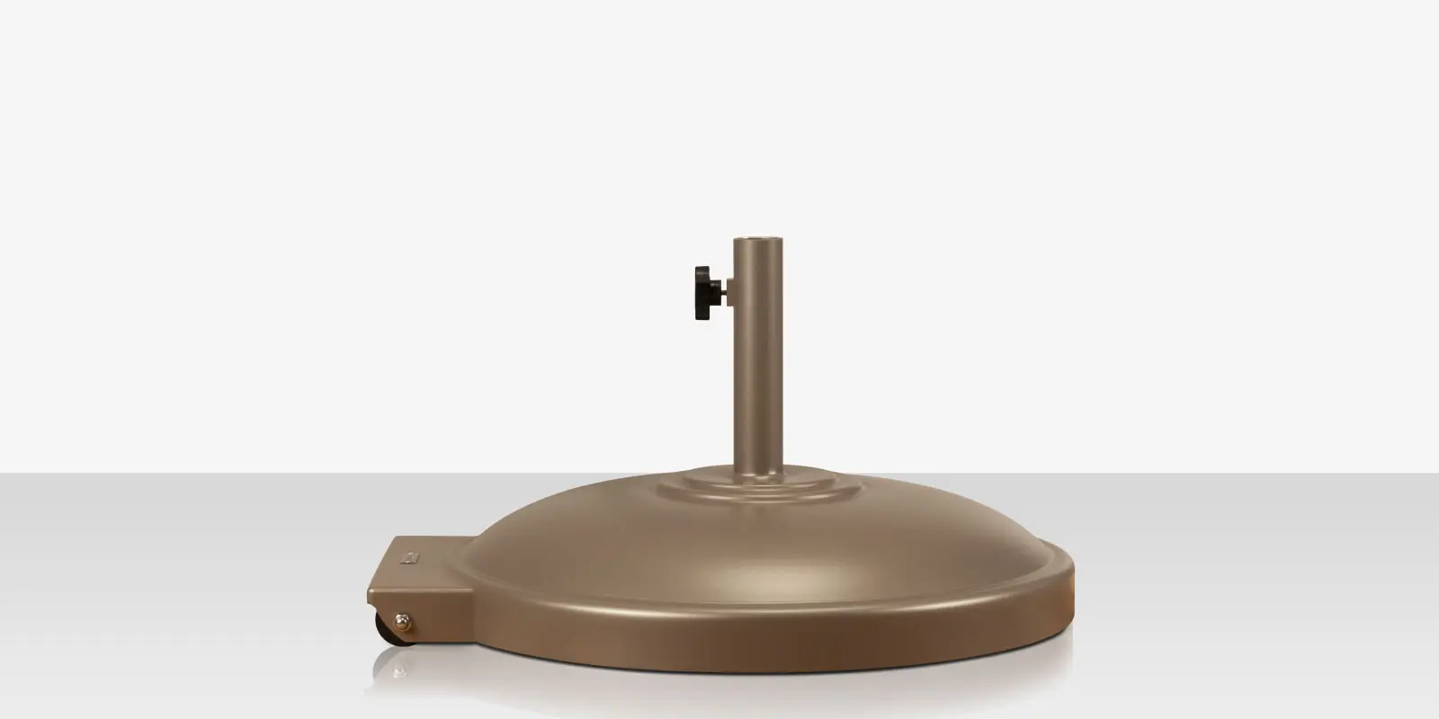 01_rio_base_with_wheels_front.webp