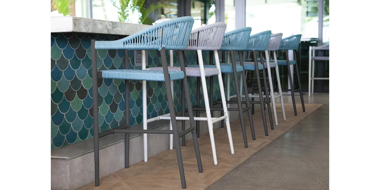 gallery01_skye_barchair.webp