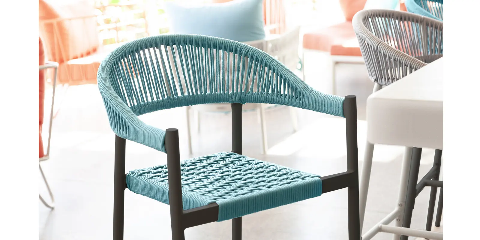 gallery02_skye_barchair.webp