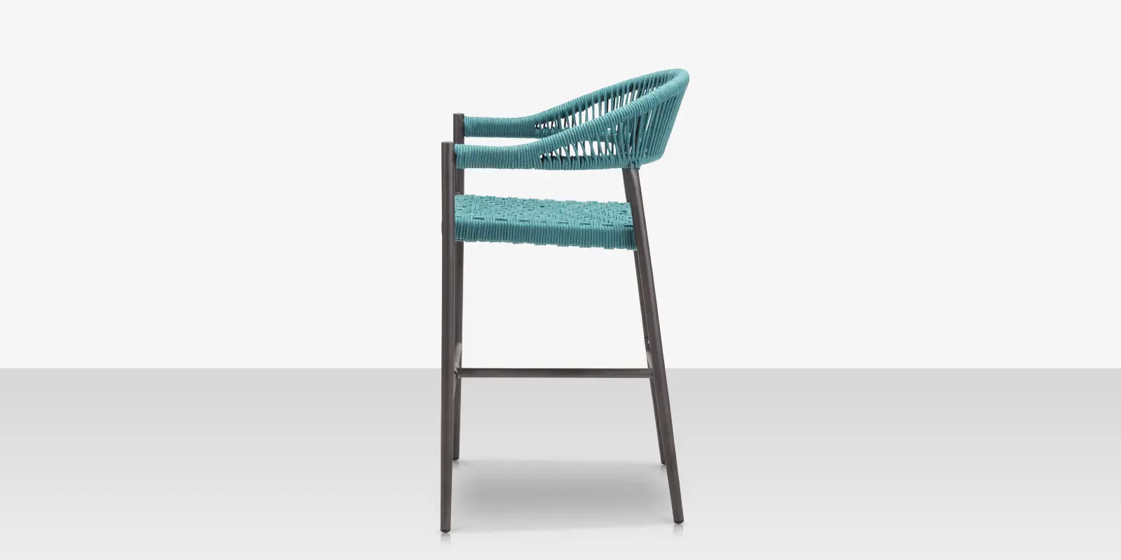 skye_bar_armchair_blue_side.webp