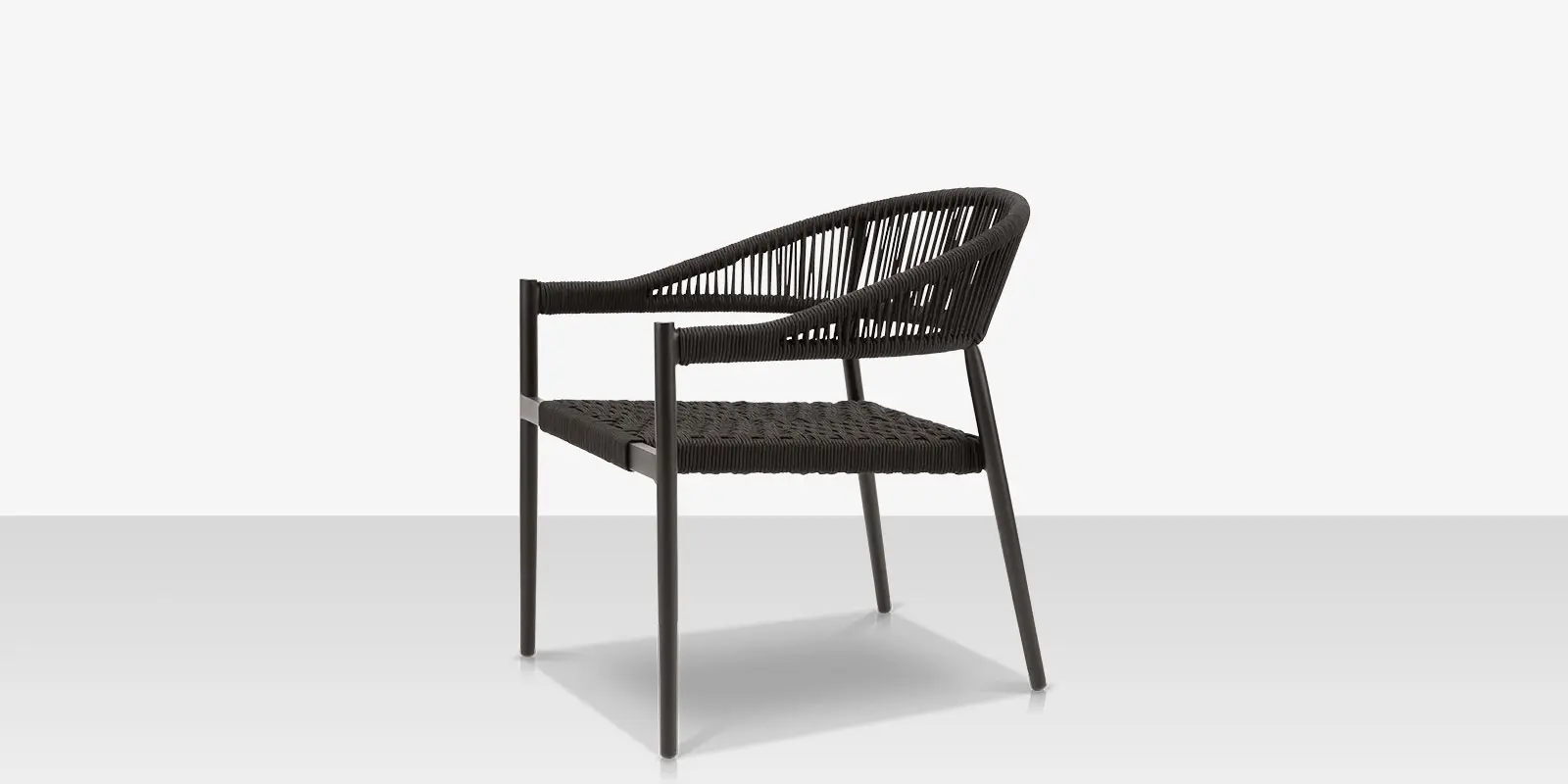 skye_club_chair_black_texblack_frame_angle_02.webp