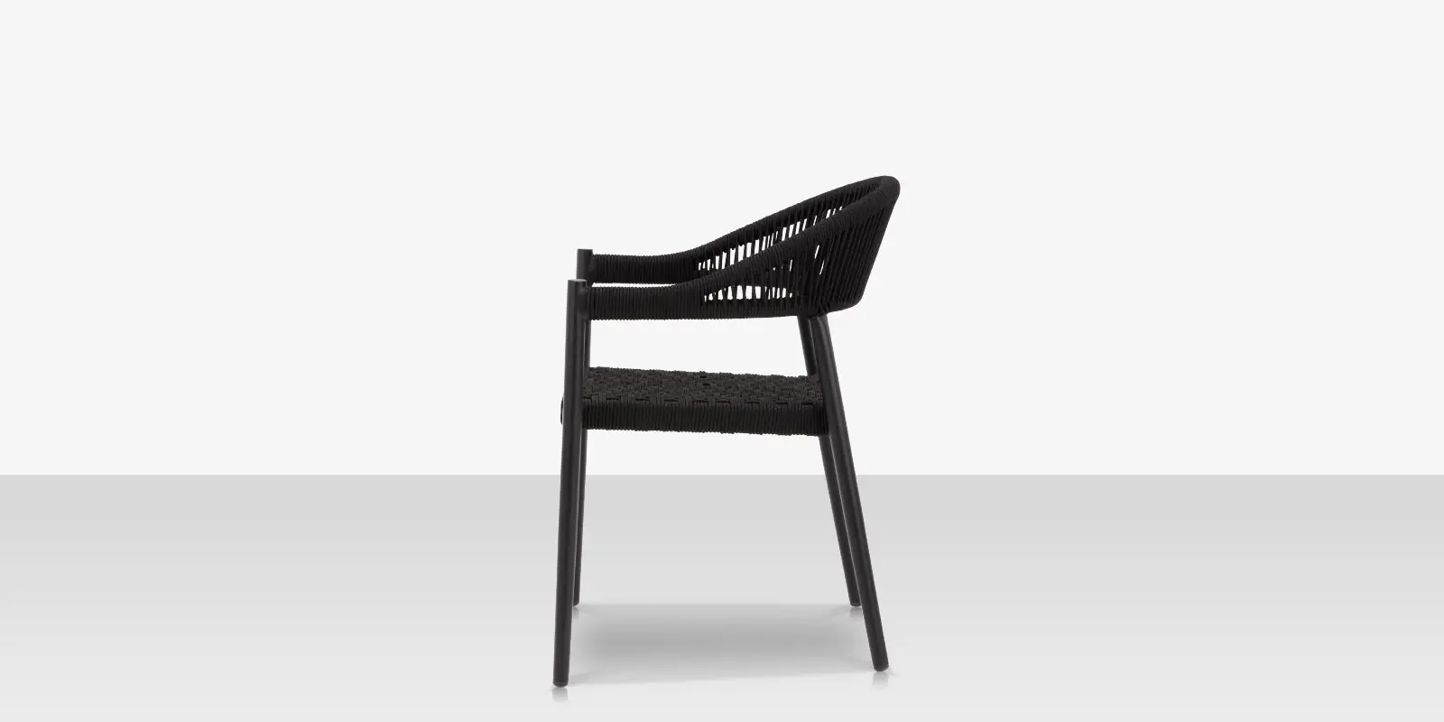 03_skye_dining_chair_black_side.webp