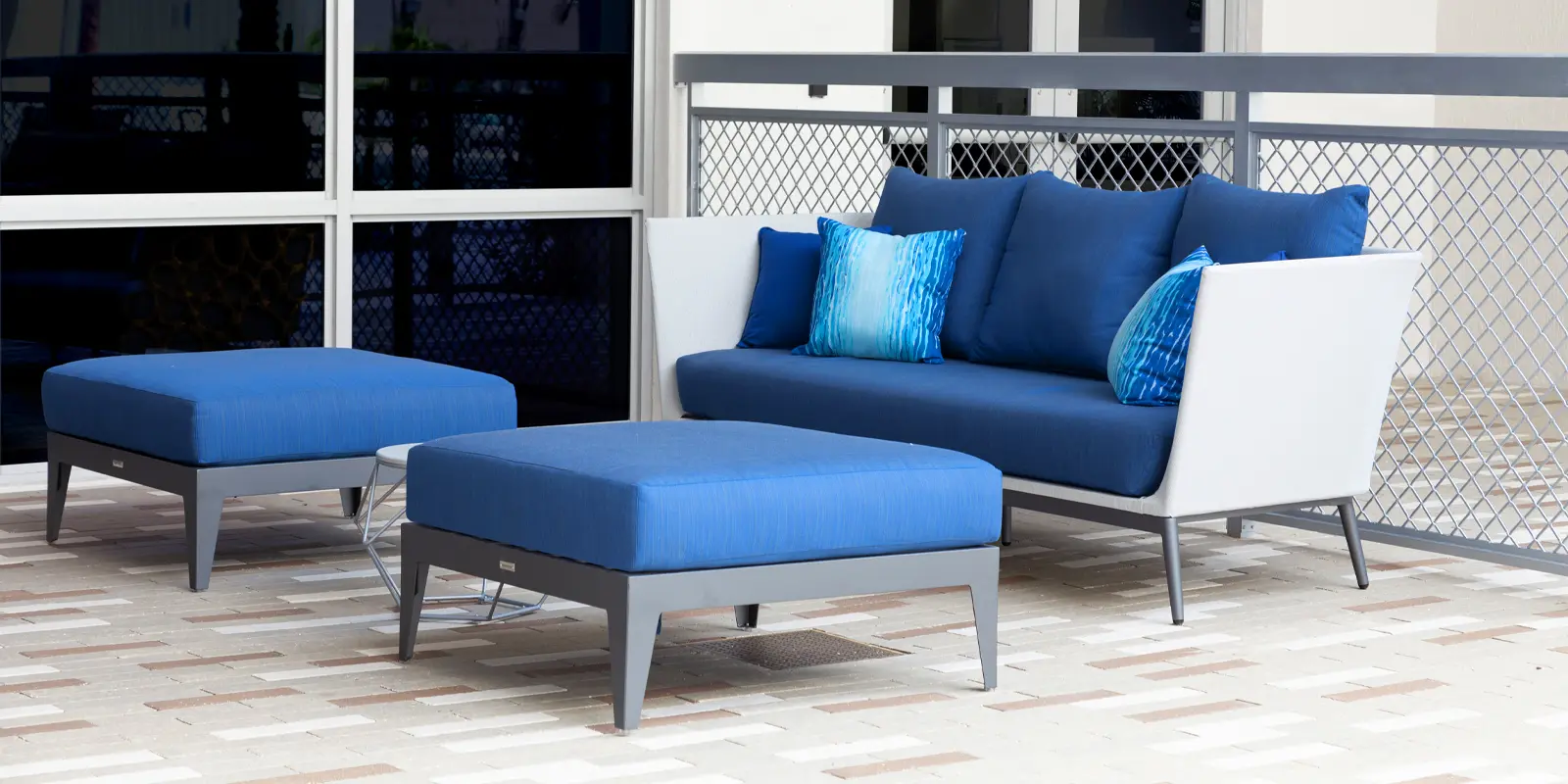 gallery_south_beach_ottoman.webp