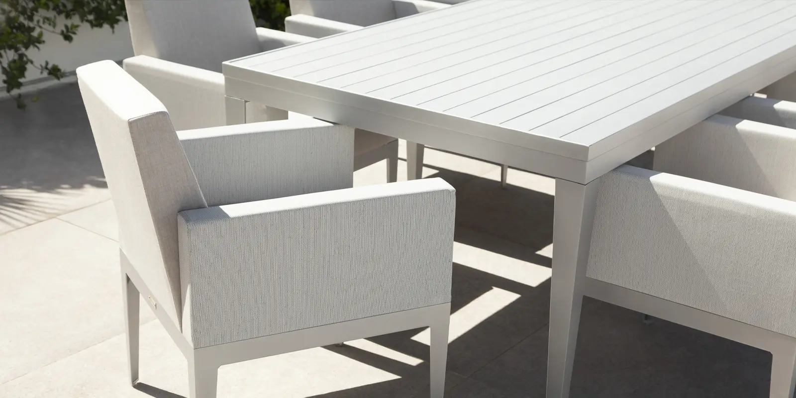 gallery_south_beach_dining_table_rectangular.webp