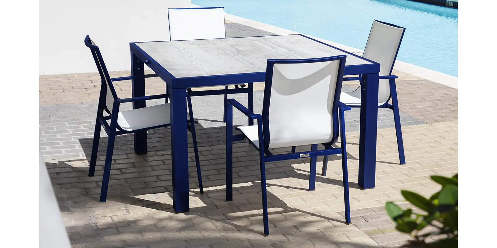 gallery_tides_dining_armchair_01.webp