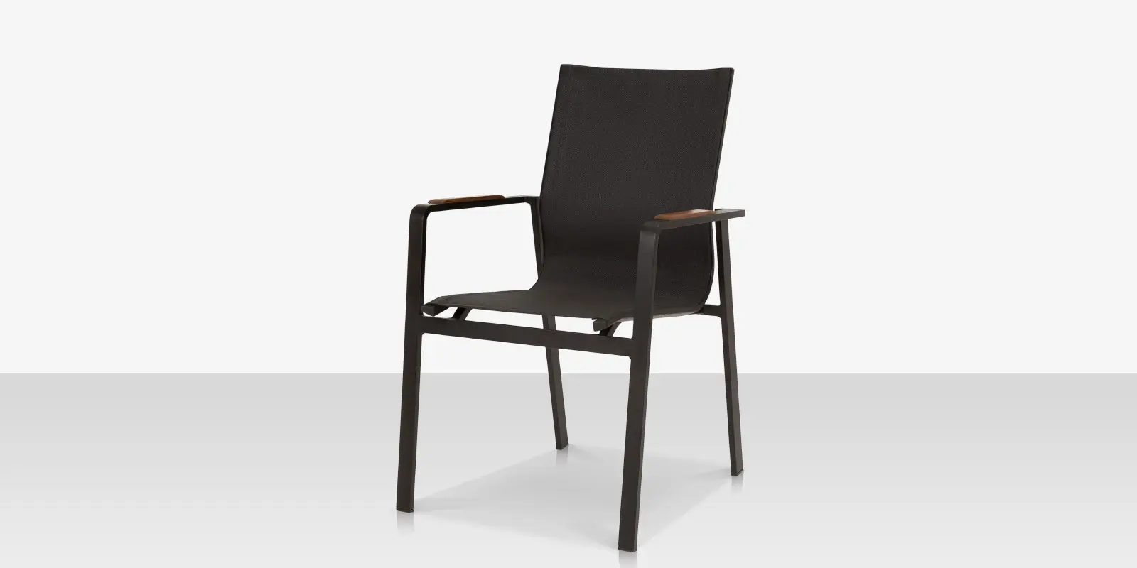05_tides_dining_armchair_black_slads_angle.webp