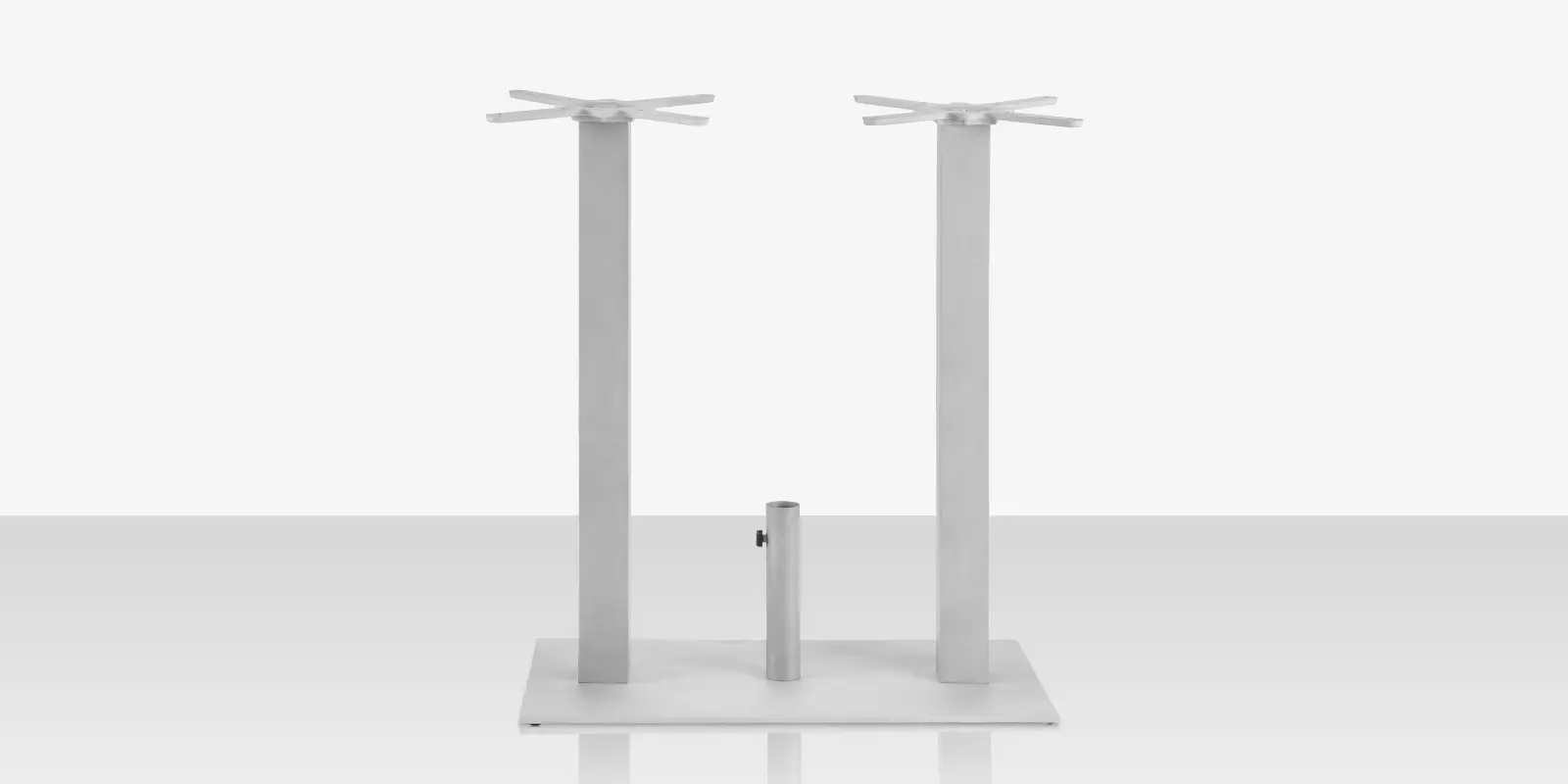 02_verona_double_post_umbrella_bar.webp
