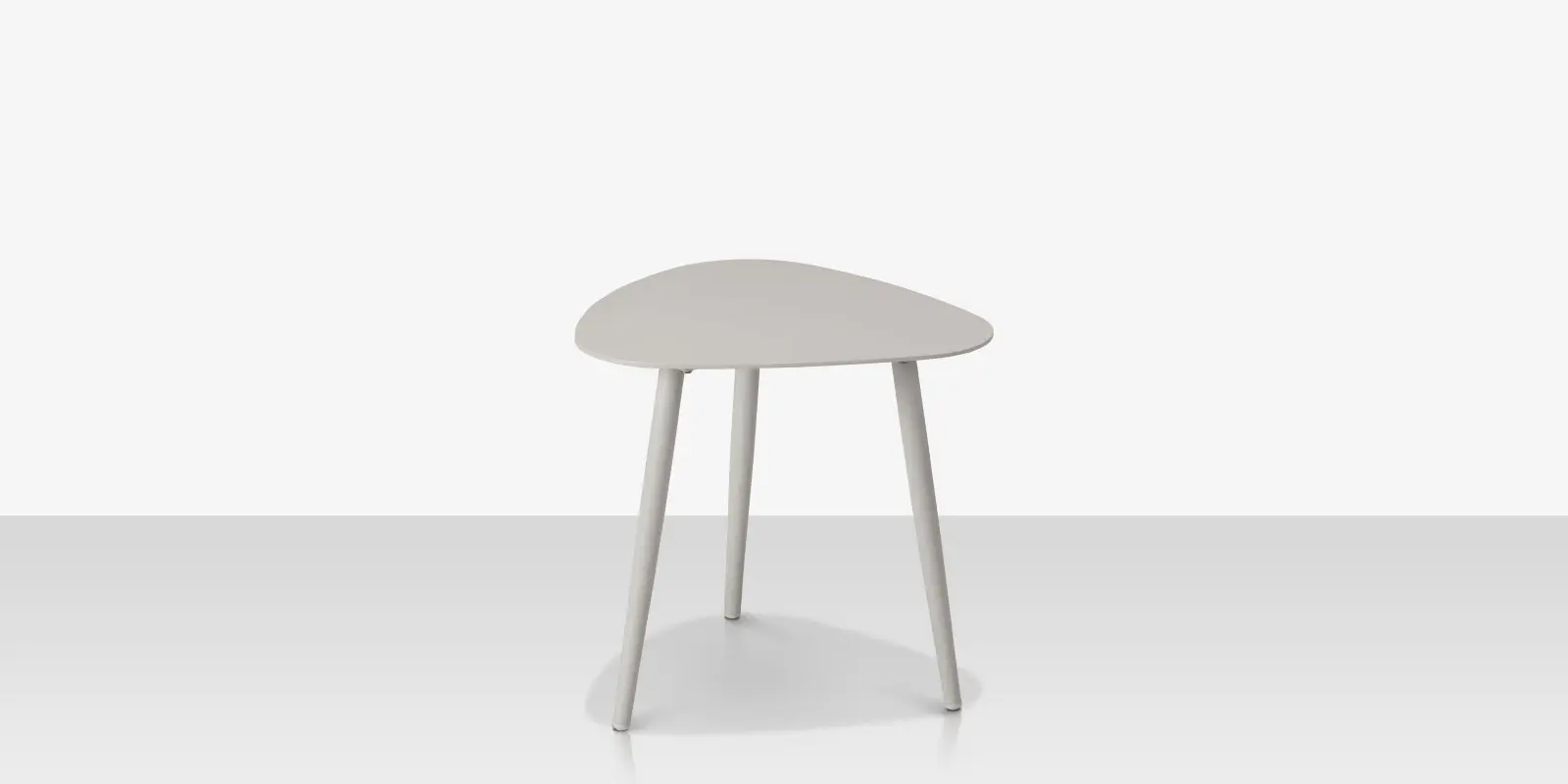 vines_small_table_01.webp