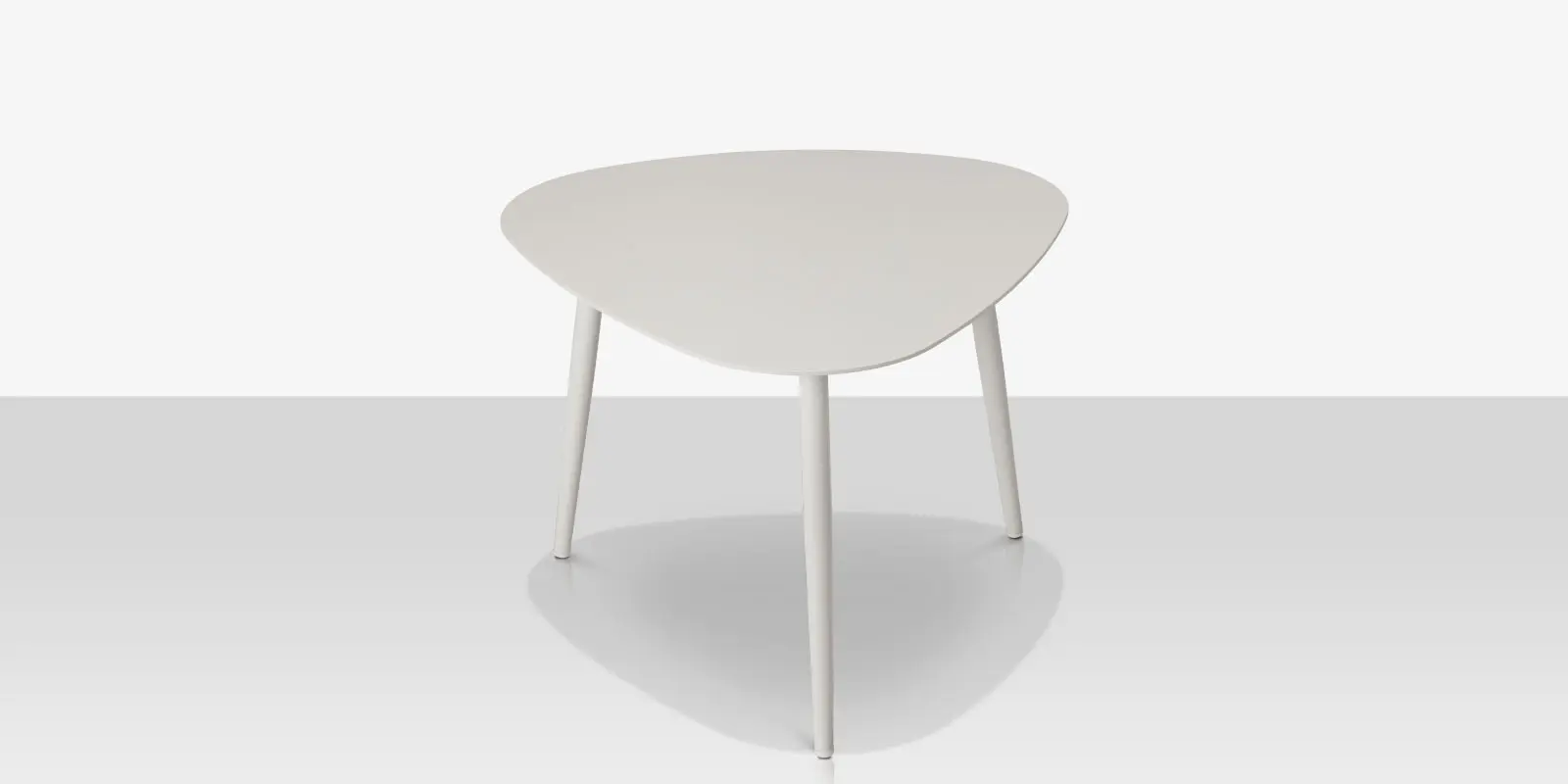 vines_medium_table_high_angle_01.webp