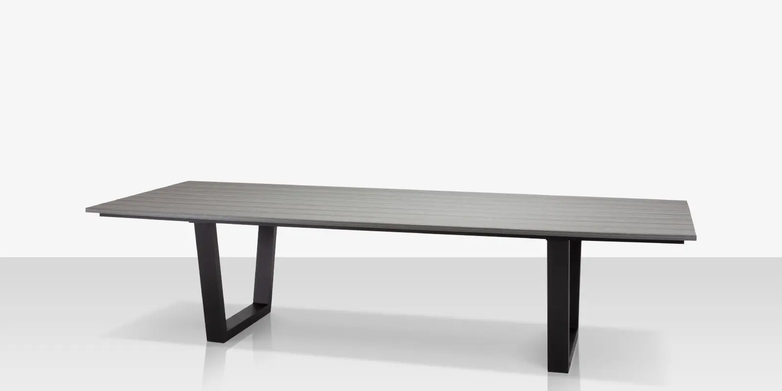 bosca_dining_table_gray_angle.webp