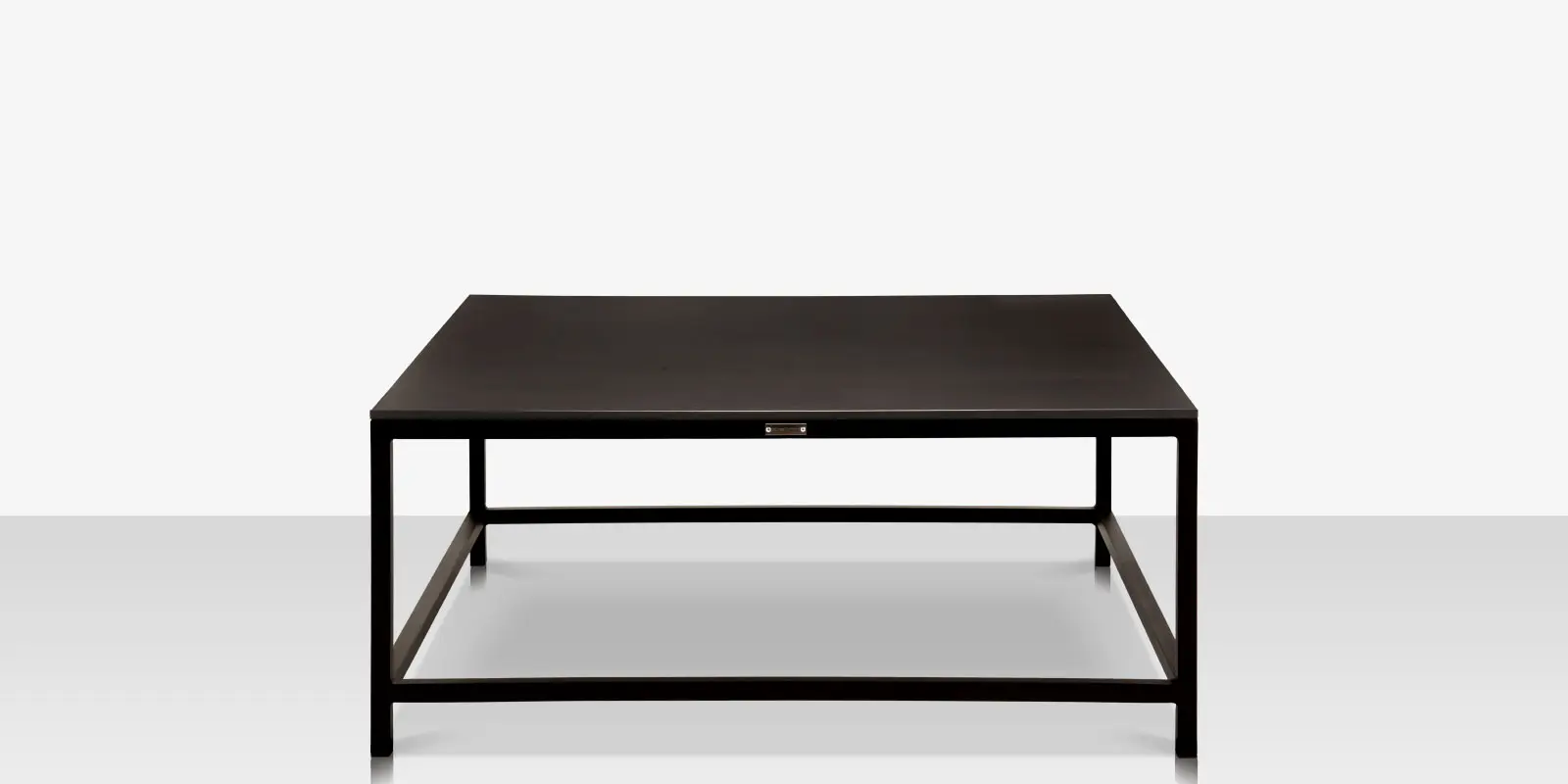 delano_coffee_table_sq_duraboard_02_black_front.webp