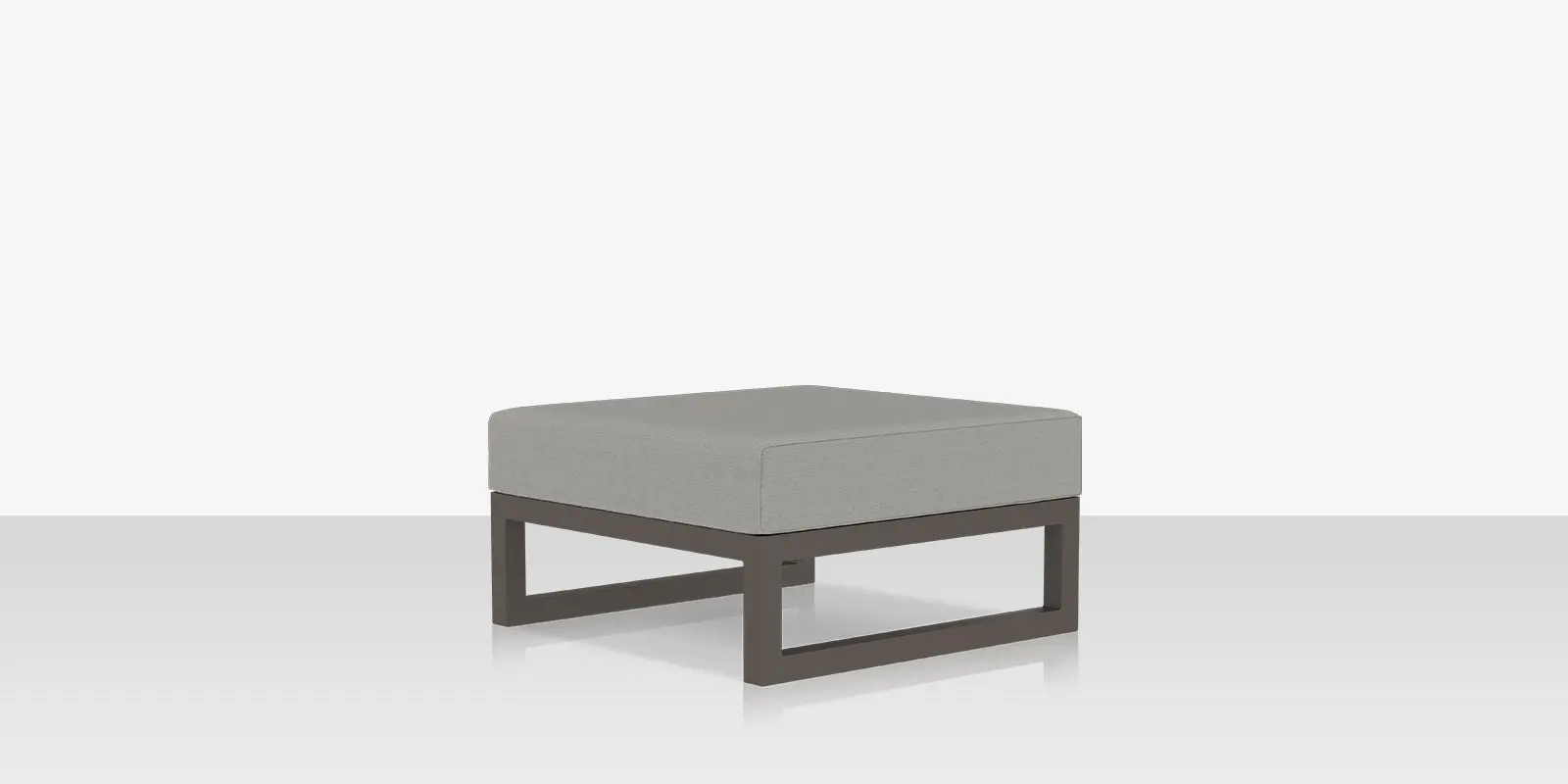 iconic_ottoman_gray_angle_02.webp